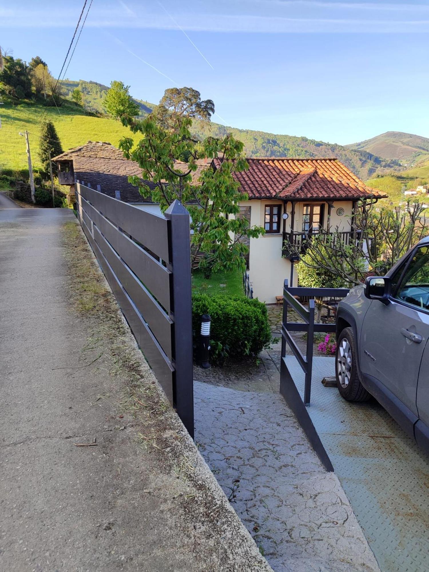 La Casina De Santulaya Villa Adrales Екстериор снимка